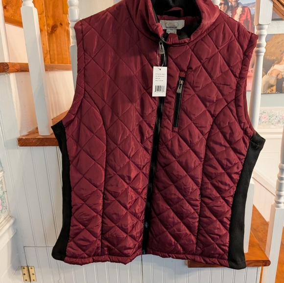 Quilted Burgundy Vest with Black Accents - Picture 3 of 7